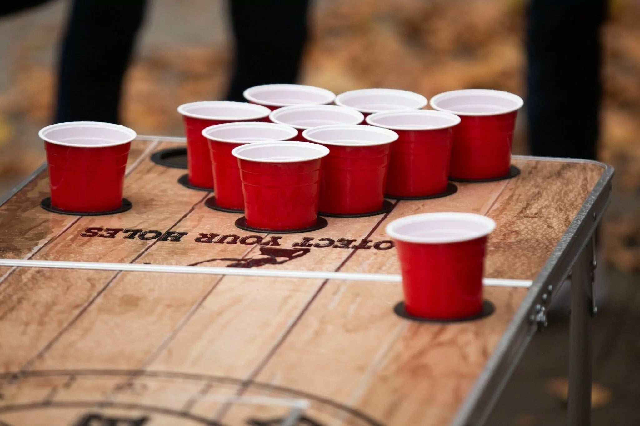 BEERPONG - Wood 'n' Ice Tisch mit Cup Holder
